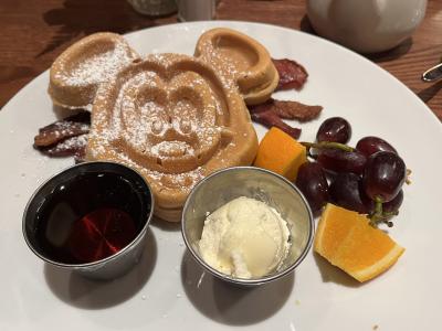 ディズニー好きの妻の背中を追い続けた食い倒れの3日間　ふたたび