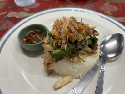 タイでの&#12316;んびり休暇 - ５（嵐の中でシャコと海鮮ガパオライスを食す）