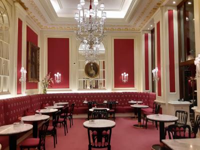 2024年ウィーンのカフェザッハとオーバーラー