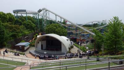 364 平日に多くの人出でにぎわうひらパー！