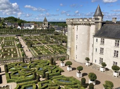 緑の庭園が心にしみるヴィランドリー城とお姫様が眠るユッセ城