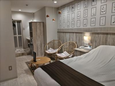 一宮市民会館のお笑いライブに行ってホテルパフェ・ドゥ・シャームを探検する