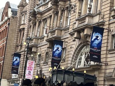 大人女子旅ｉｎパリ・ロンドン・ブリュッセル４日目～ノッティングヒル、V&Aカフェ、ハロッズ、千と千尋の神隠しｉｎロンドンコロシアム♪