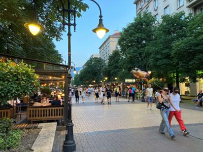 ソフィアの街を歩いて食べて楽しんで