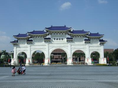 台北の自由広場や中正記念堂