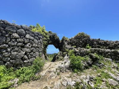 梅雨明けした沖縄へ ① 半日だけレンタカーを借りて沖縄南部観光。斎場御嶽と玉城城跡へ