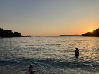 D-4夜&5AM  地中海に沈む夕陽と気温37°Cの中ドゥブロヴニク旧市街を歩く