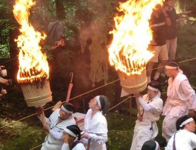 和歌山県　那智の火祭り、速玉大社、本宮大社
