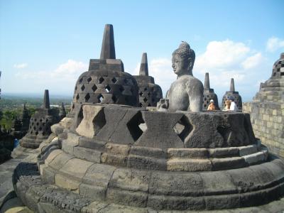 【中古】 インドネシアの旅 ジャワとバリの火山を訪ねて/吉井書店/尾池和夫 インドネシアの旅 ジャワとバリの火山を訪ねて / 尾池 和夫