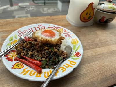 有休いらず！土日バンコクでガパオ食べ比べ・・・が未遂に終わった話