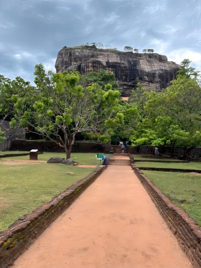 ③スリランカ5つの世界遺産巡る(シギリアロック)