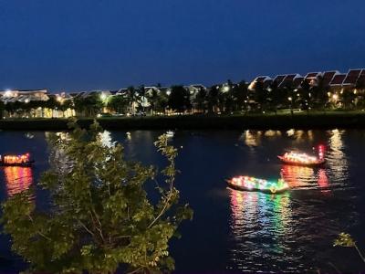 ベトナム航空ビジネスクラスで行く　ランタンで有名なベトナムの古都　ホイアン