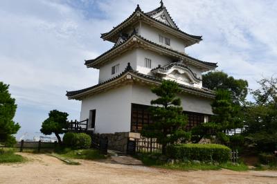 丸亀城は現存十二天守の一つ