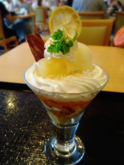 人は1日何個パフェを食べられるのか？－パフェ食べ放題に挑戦！－