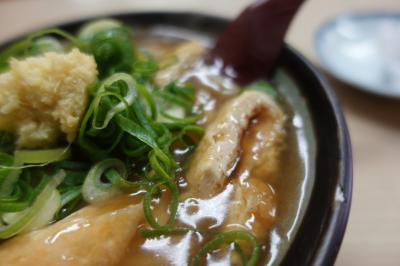 20240805-1 京都 やっぱり京のふにゃんとしたうどんもえぇですね。殿田ならば、やはり名物たぬきうどん。