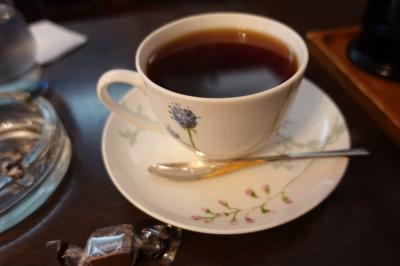 20240808-2 鳴門 目の前ですし、ピーベリーでコーヒーもえぇですね。灰皿もありますし。