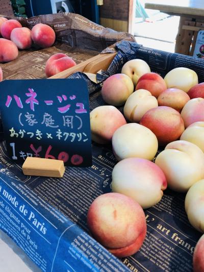 モモを買いに。　福島県須賀川市