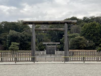 奈良へ一泊二日旅。橿原神宮・天皇陵参拝と、花の御寺・長谷寺へ。　一日目。