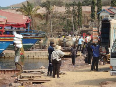 タンガニーカ湖沿いのタンザニア・キゴマ