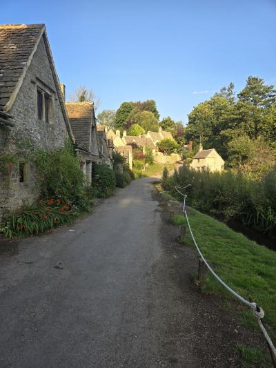 ☆2024.08ヨーロッパ☆7泊9日（その３：バイブリー～サイレンセスター～ロンドン/リージェンツパーク野外劇場）