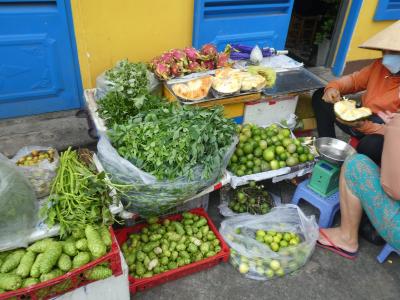 夏の冒険　ヴィンギエム寺の周辺散策後、お昼を食べて、空港へ。