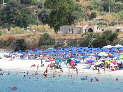 公共交通機関で巡るカラブリア一人旅(⑤南イタリアの絶景10選の一つ「トロペア」散策)