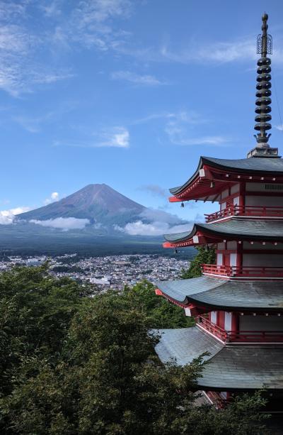 日本三大奇祭「吉田の火祭り」と忍野八海、河口湖を巡る日帰り山梨旅