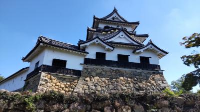 ひこにゃんと彦根城、亀の井ホテル近くの彦根港からパワースポットの竹生島その１