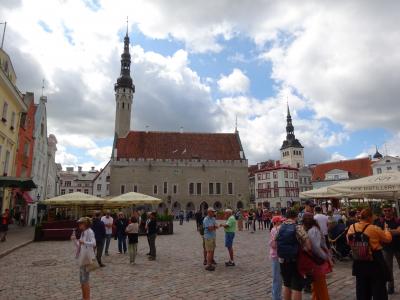 バルト三国縦断＋フィンランド(^_^)さわやか旅⑥（中世の城壁にぐるりと囲まれた街タリン）