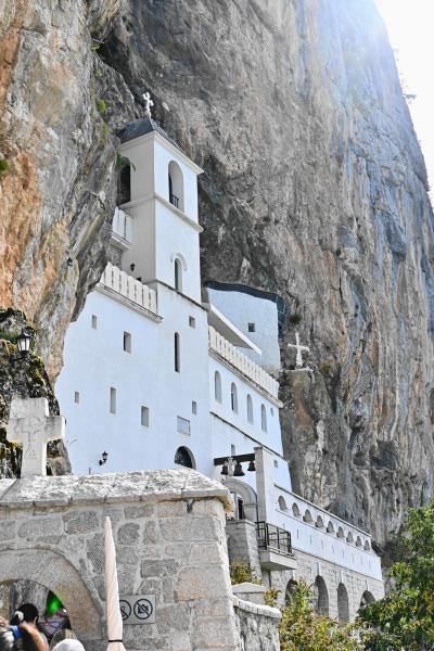 2024年9月バルカン3ヶ国周遊　その１～モンテネグロ・オストログ修道院