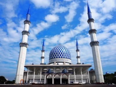クアラルンプール+αの旅 ⑭ [4日目] (心洗われるブルーモスク、バクテーの昼食)
