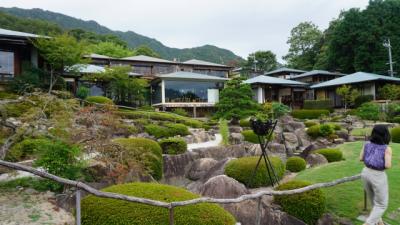 日本に本帰国後、漸く届いた船便の引っ越し荷物の開梱もそこそこに孫に会いに広島へ。長女が常宿にしている宮浜温泉「石庭」に泊まる。