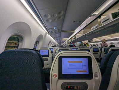 ANA深夜便 NH967 羽田→上海浦東 搭乗記