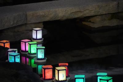 20241103-4 大門 旧芝離宮庭園で夜間の延長開園は、時をつむぐ～旧芝離宮の灯り～