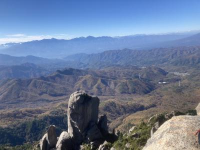 お手軽100名山　秋の瑞牆山に登る