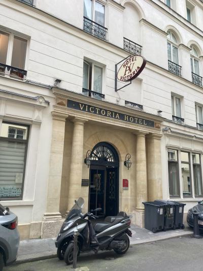 (2)パリ 宿泊ホテル 朝食&(停電)付き