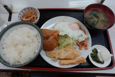 20241112-2 清澄白河 "実用"洋食ってなんでしょね？ってぇ事で、七福って洋食屋さんで日替り定食をいただく。