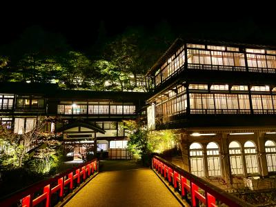 紅葉し始めの四万温泉に行ってきました!千と千尋の神隠しのモデルといわれる積善館も見てきました!