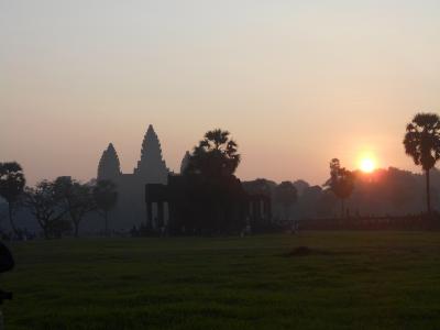 ”クメールの微笑み”に会いに、アンコールワット遺跡（カンボジア）へ