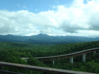 バスで旭川～糠平温泉移動　絶景の三国峠越え