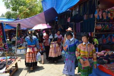 ハノイとサパ、バックハーのサンデーマーケット【ベトナムの旅】