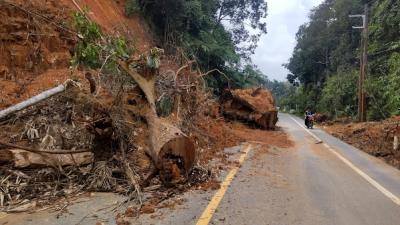 伍日目・日本語とローマ字しか分からない６０代夫婦のレンタカー旅行・ベトン国境編