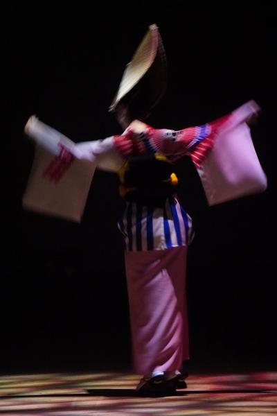 ダイヤモンドプリンセス　リベンジの夏祭りクルーズ（17）昨年抜港されて観ることの出来なかった阿波踊りを「あわぎんホール」で観る。
