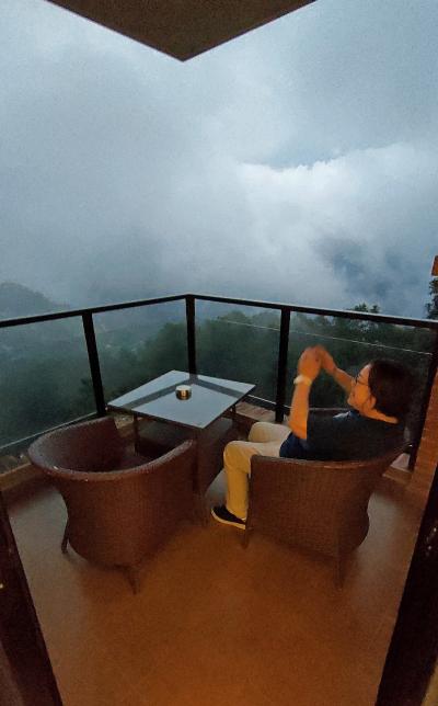 トラピックス　This is ネパール6日間（7）ナガルコットの「クラブ ヒマラヤ ナガルコット リゾート」の休日。