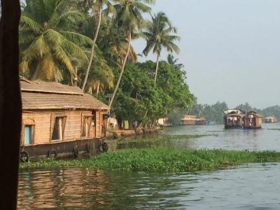 コーチンからバックウォーター、コヴァーラム、トリヴァンドラムへ【南インドの旅】