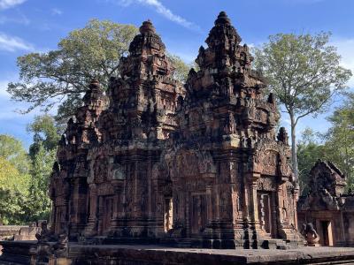 カンボジアの至宝　世界遺産アンコール遺跡５日間　4日目　バンテアイスレイ