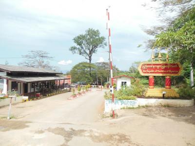 タイ・最西端イミレグ廻り・日本語とローマ字しか解らない60代夫婦のレンタカー旅行