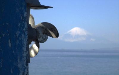 三浦から見た富士山