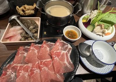 走って食べて買いまくり台湾3日目~林華泰茶行、迪化街、家楽福、這一小鍋、八時神仙草、COOKIE886