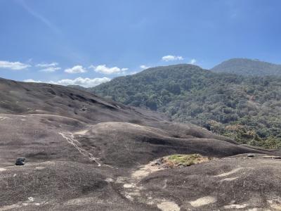 モンドルキリエコツアーのプノンナンリル山に行ってきました。